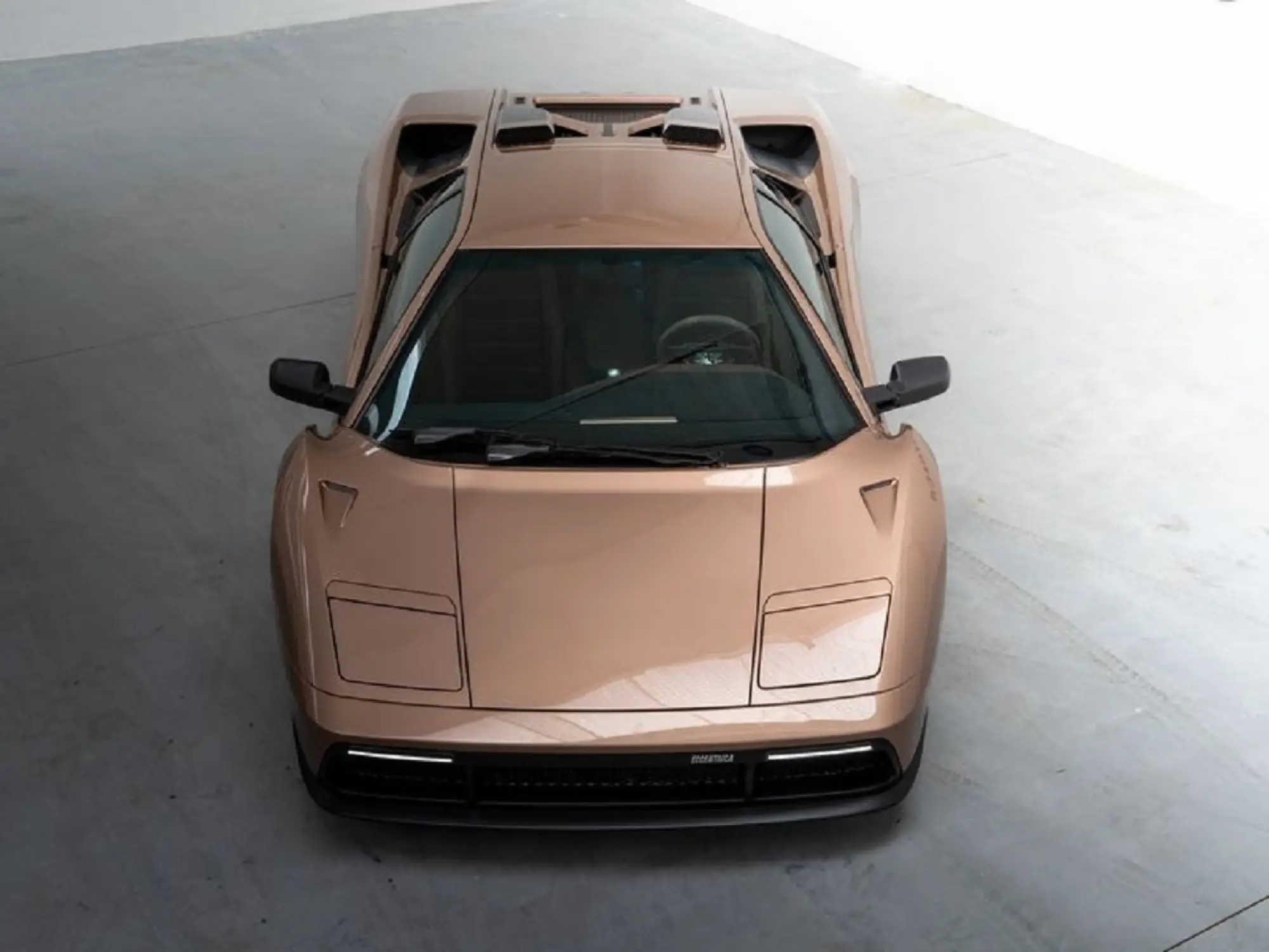 Eccentrica V12 Restomod - 1