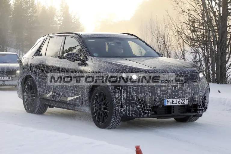 BMW X5 - Foto spia 3-4-2025 - 4