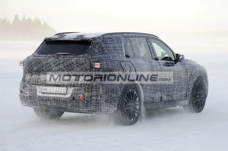 BMW X5 - Foto spia 3-4-2025 - 12