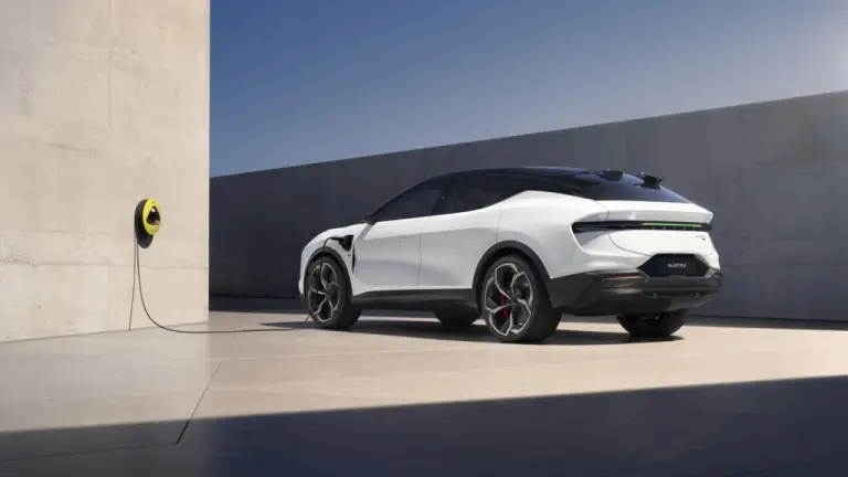Lotus Eletre ed Emeya 2025 - 12