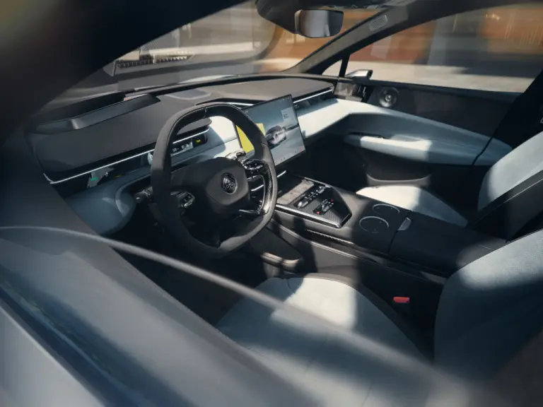 Lotus Eletre ed Emeya 2025 - 3