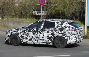 Mazda CX-6e - Foto spia 04-04-2025 - 10