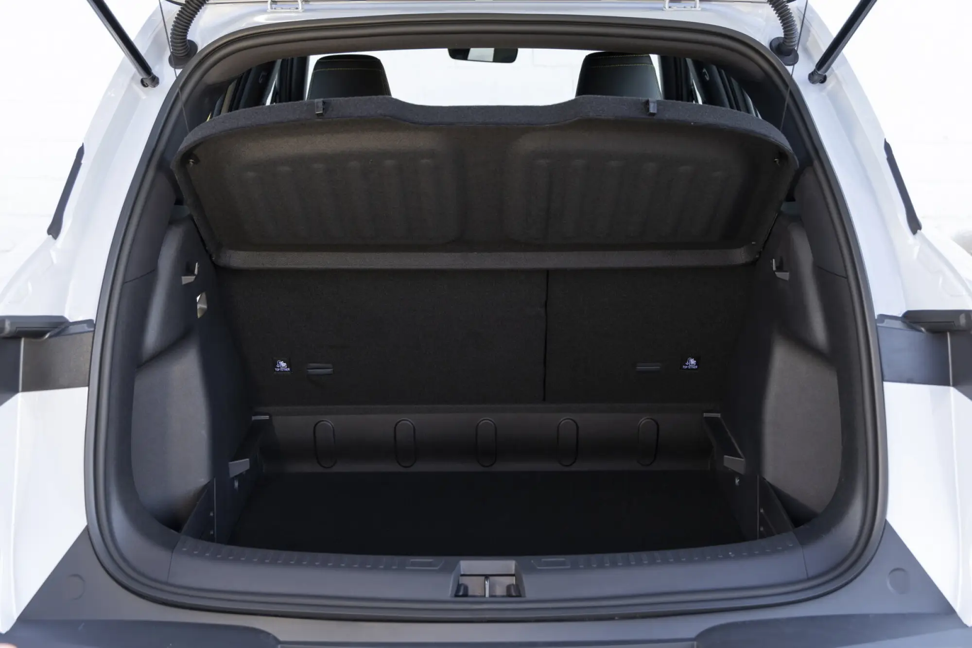 BYD Atto 2 2025: prezzo, foto, dimensioni, allestimenti - 4