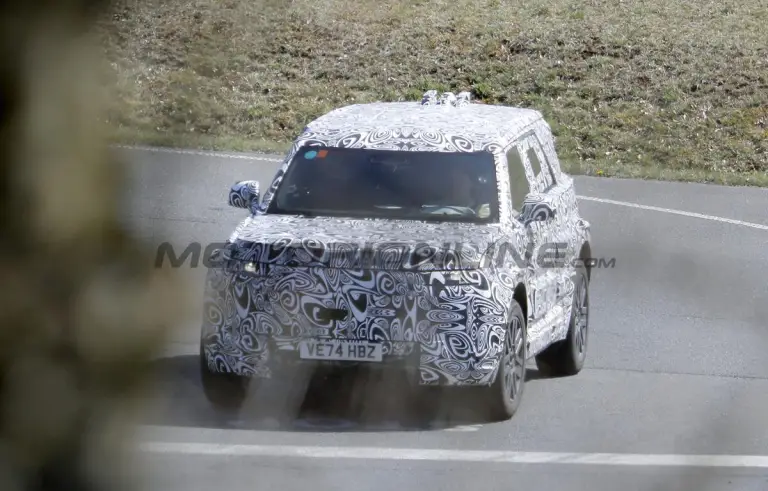 Land Rover Defender 80 - Foto spia 08-04-2025 - 10