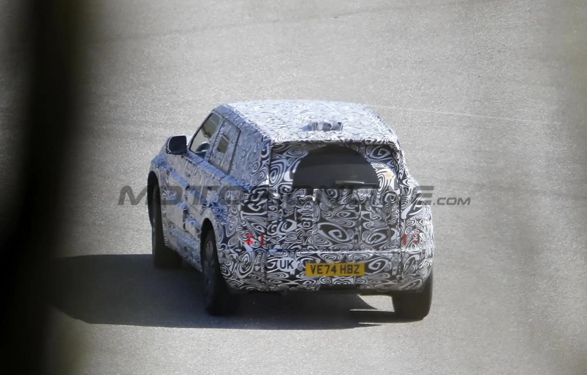 Land Rover Defender 80 - Foto spia 08-04-2025 - 9