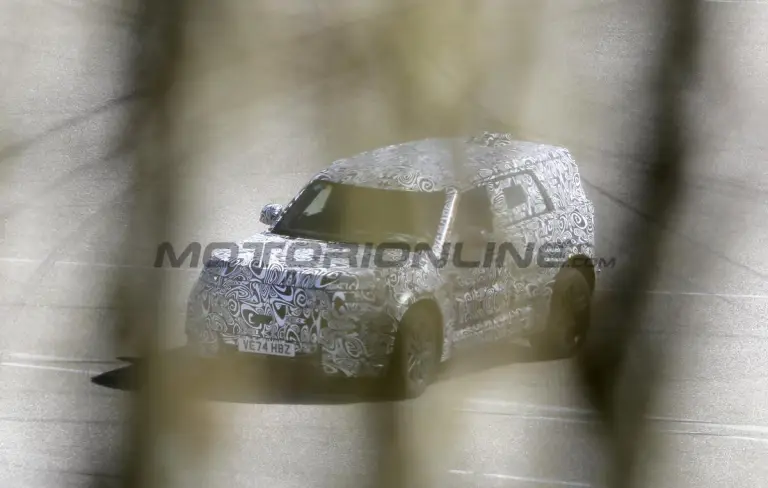 Land Rover Defender 80 - Foto spia 08-04-2025 - 1