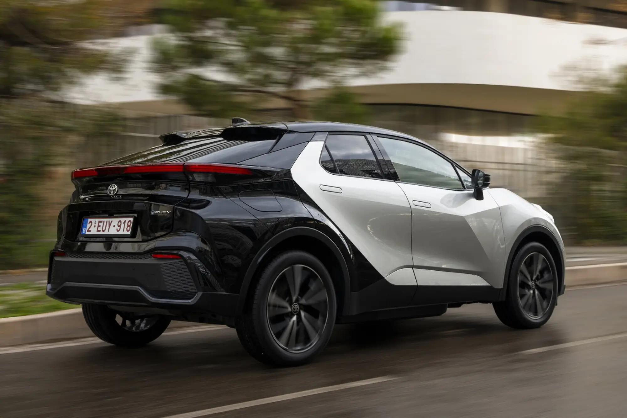 Toyota C-HR 2025: prezzo, foto, dimensioni, allestimenti - 7