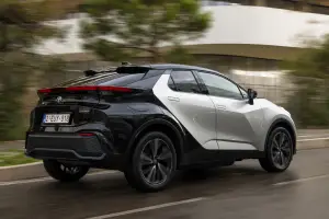 Toyota C-HR 2025: prezzo, foto, dimensioni, allestimenti - 7
