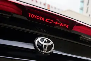 Toyota C-HR 2025: prezzo, foto, dimensioni, allestimenti - 1