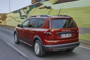 Dacia Jogger 2025: prezzo, foto, dimensioni, allestimenti - 1