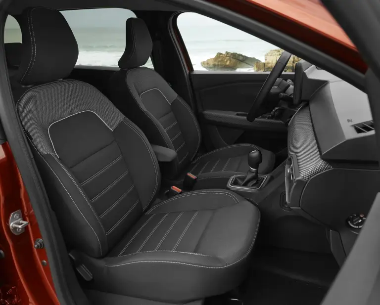 Dacia Jogger 2025: prezzo, foto, dimensioni, allestimenti - 7