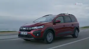 Dacia Jogger 2025: prezzo, foto, dimensioni, allestimenti - 6