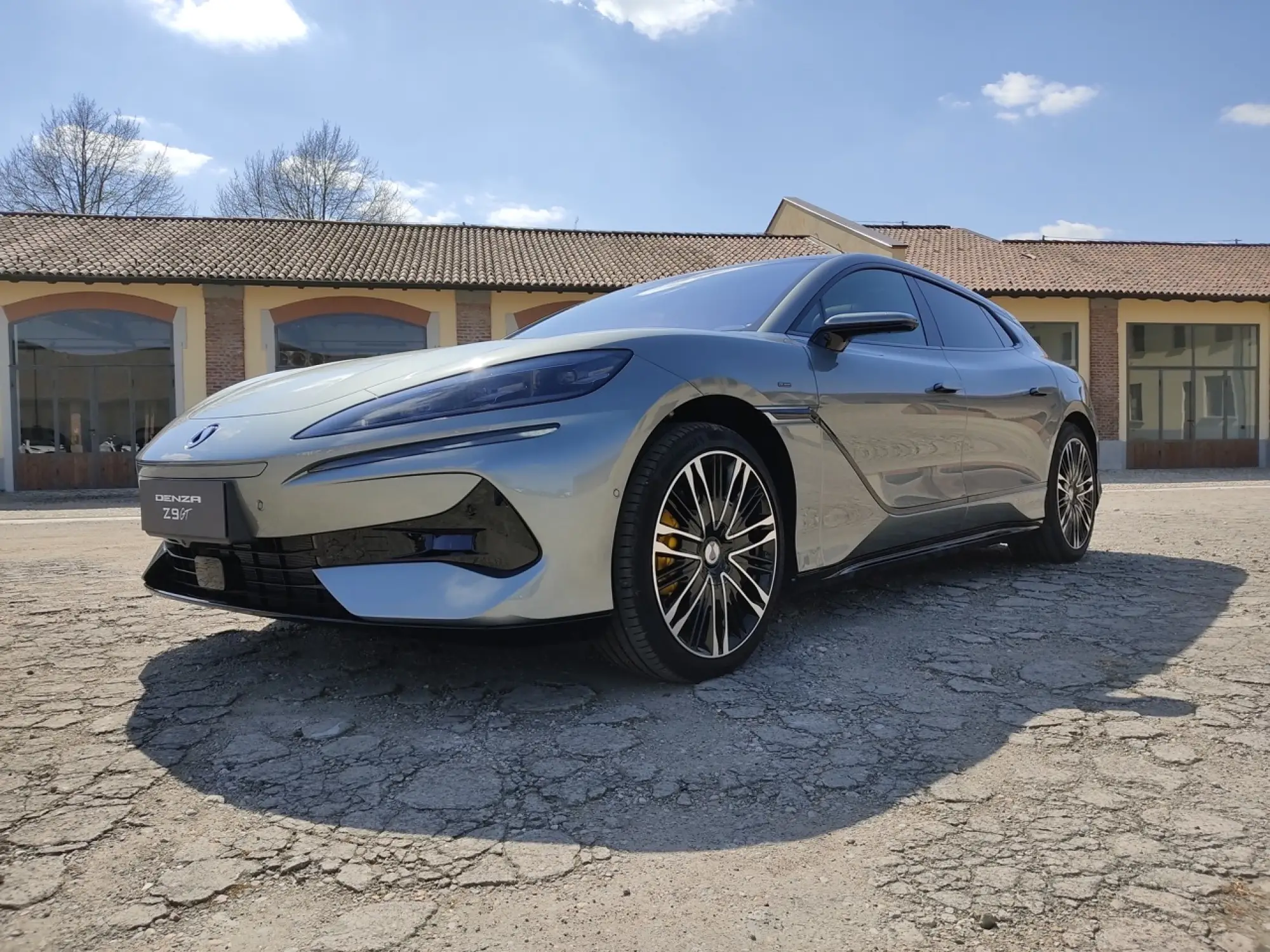Denza Z9GT - Foto Milano - 15