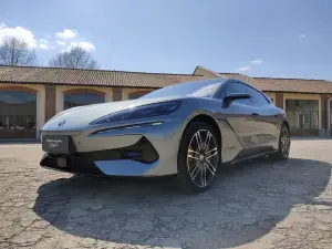 Denza Z9GT - Foto Milano - 31