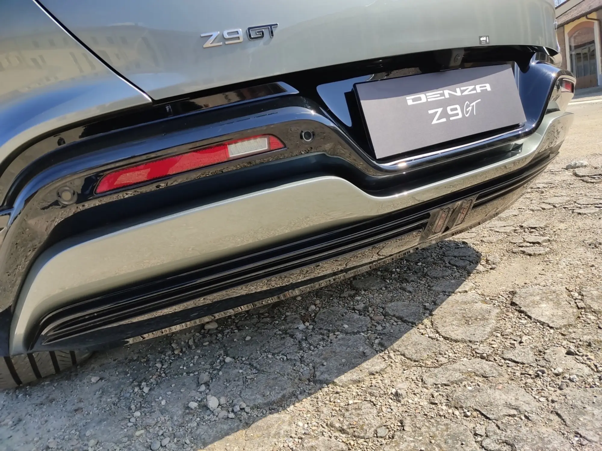 Denza Z9GT - Foto Milano - 35