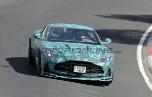 Aston Martin DB12 AMR - Foto spia 10-04-2025 - 3