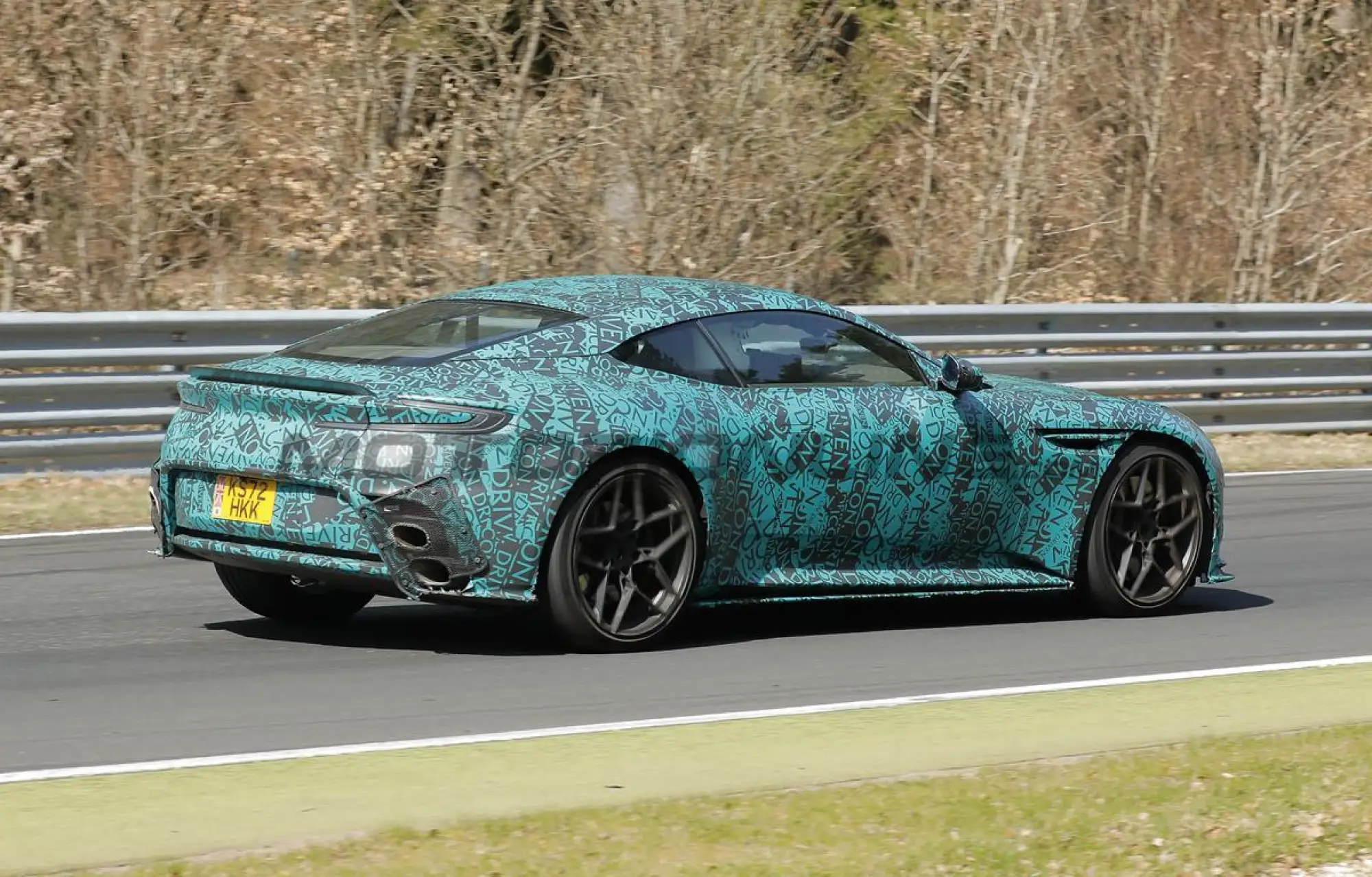 Aston Martin DB12 AMR - Foto spia 10-04-2025 - 5