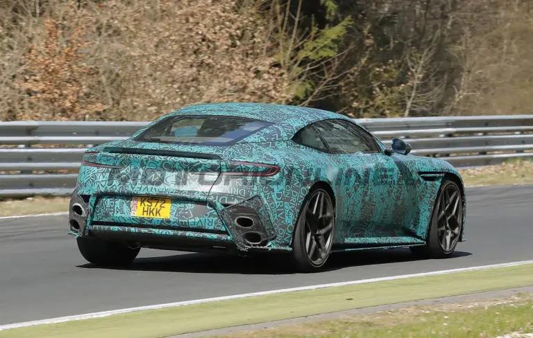 Aston Martin DB12 AMR - Foto spia 10-04-2025 - 9