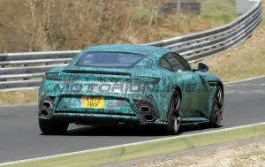 Aston Martin DB12 AMR - Foto spia 10-04-2025 - 6