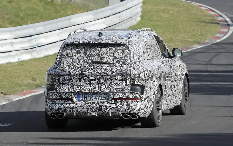 Audi Q9 - Foto spia 10-04-2025 - 10