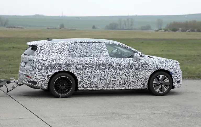 Skoda SUV 7 posti - Foto spia 11-04-2025 - 9
