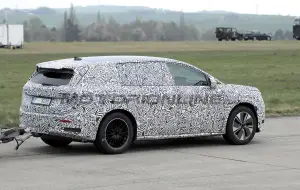Skoda SUV 7 posti - Foto spia 11-04-2025 - 7
