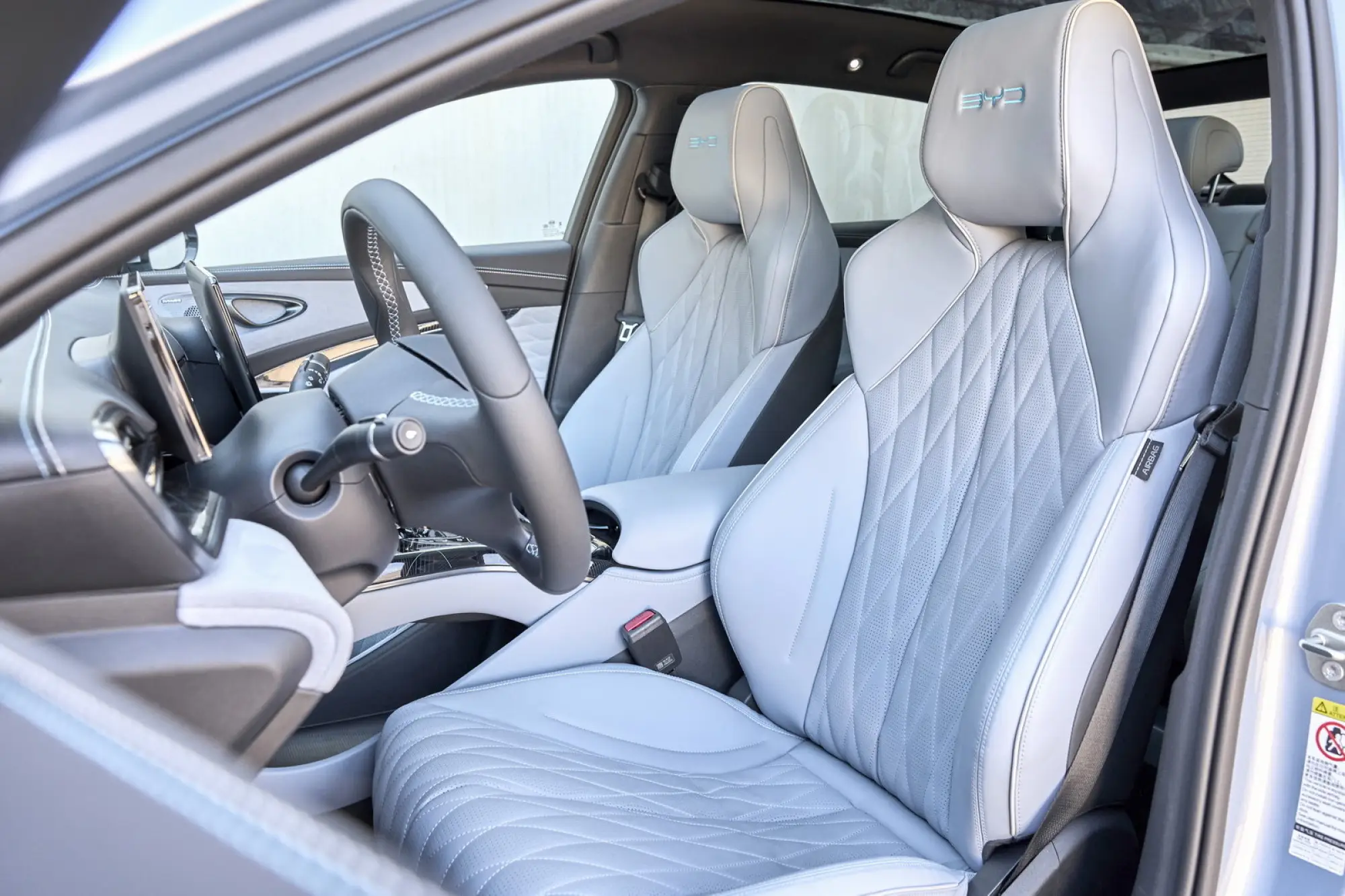 BYD Seal 2025: prezzo, foto, interni, allestimenti - 3
