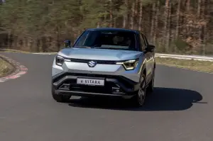 Suzuki eVitara 2025 - Foto ufficiali