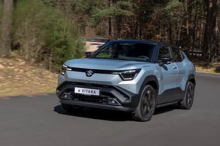Suzuki eVitara 2025 - Foto ufficiali - 5