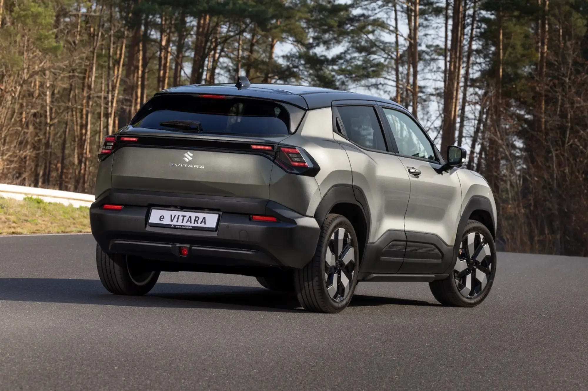 Suzuki eVitara 2025 - Foto ufficiali - 34