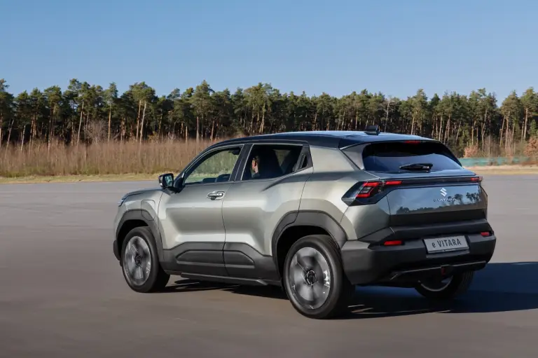 Suzuki eVitara 2025 - Foto ufficiali - 41