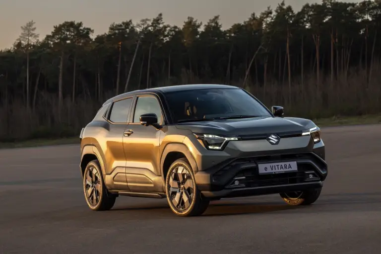 Suzuki eVitara 2025 - Foto ufficiali - 45