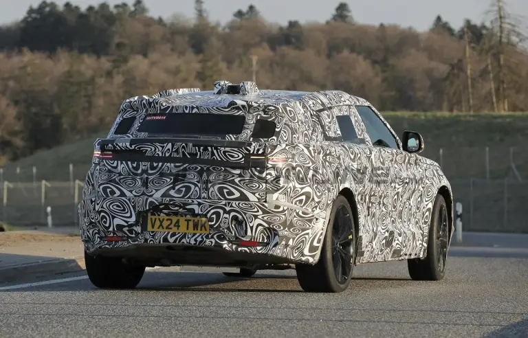 Range Rover Velar 2026 - Foto spia 14-04-2025 - 10