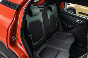 Dacia Spring 2025: prezzo, foto, dimensioni, allestimenti