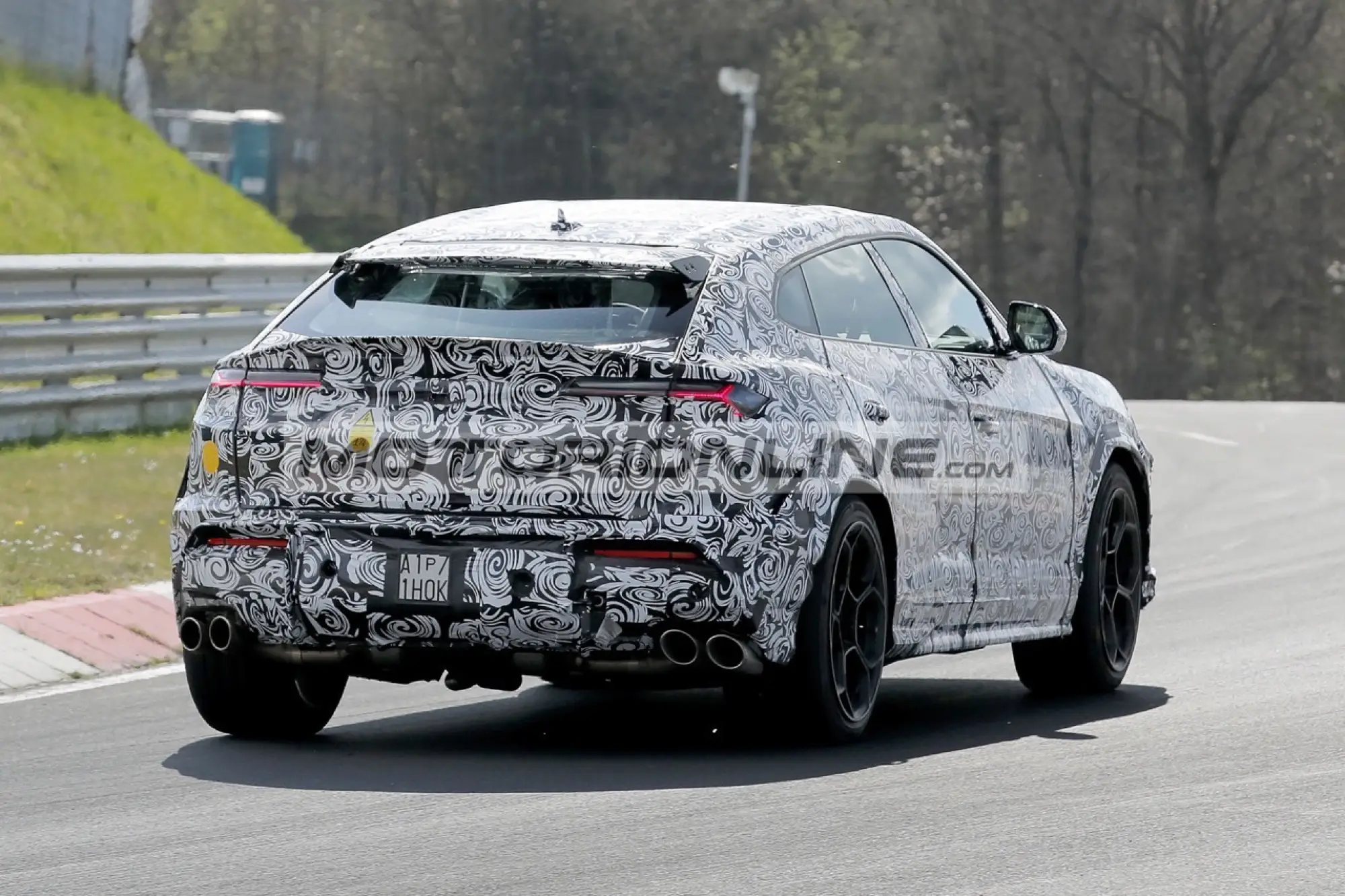 Lamborghini Urus - Foto spia 15-4-2025 - 9