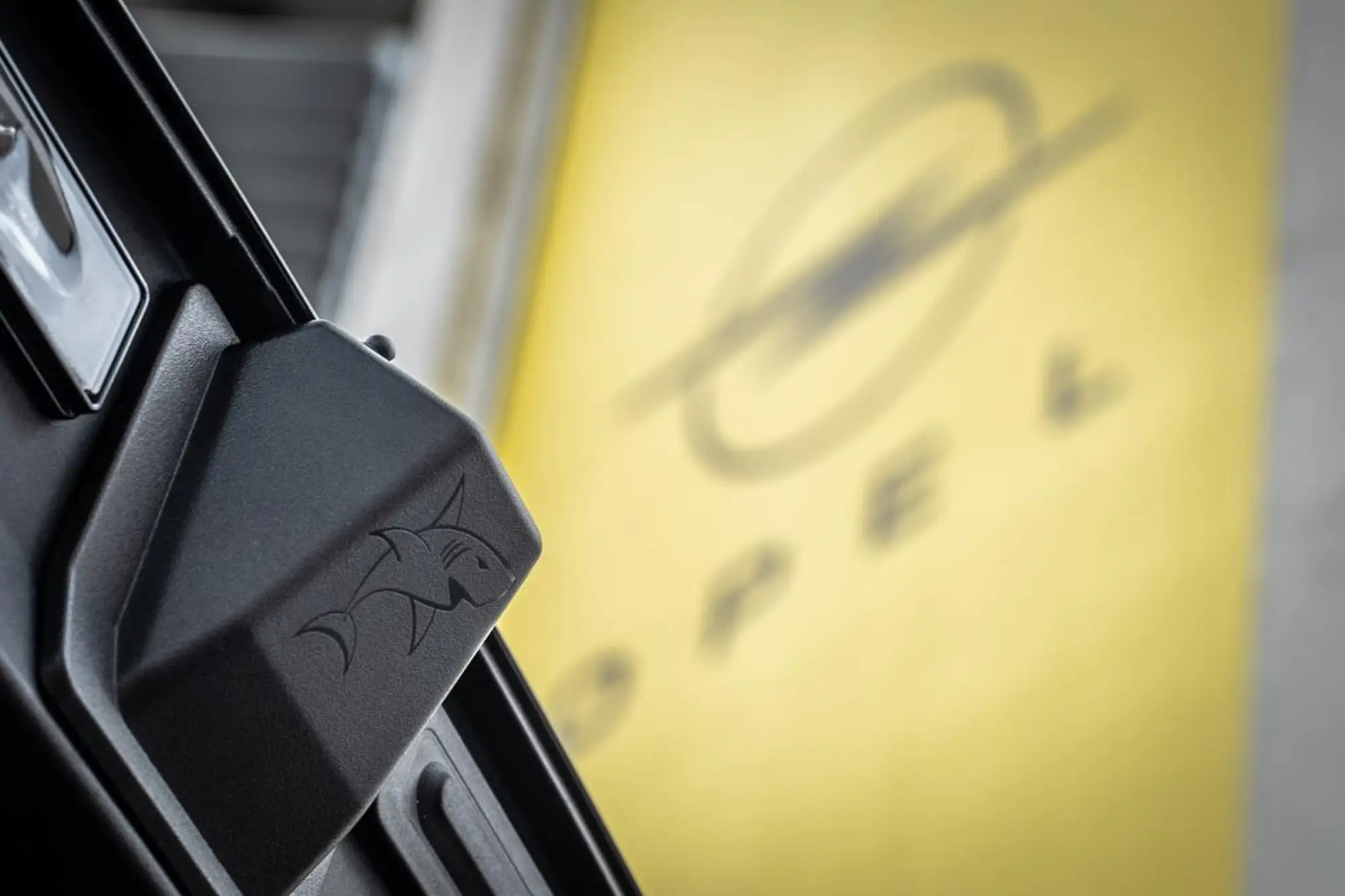 Opel Grandland - Caccia agli squali - 1