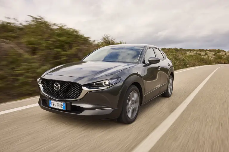 Mazda CX-30 2025: prezzo, foto, dimensioni e allestimenti - 3