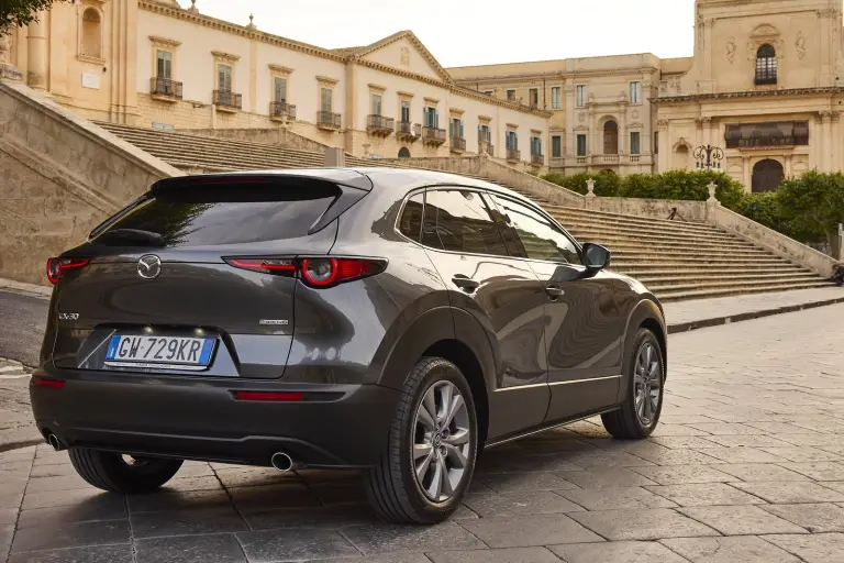 Mazda CX-30 2025: prezzo, foto, dimensioni e allestimenti - 5