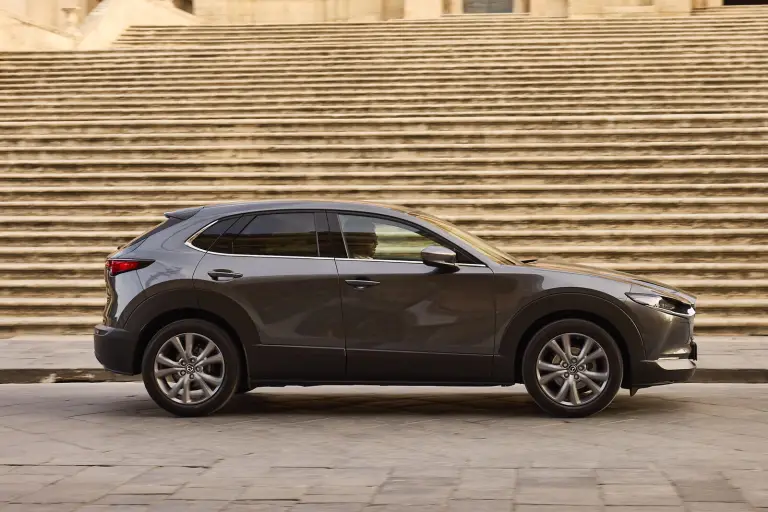 Mazda CX-30 2025: prezzo, foto, dimensioni e allestimenti - 4