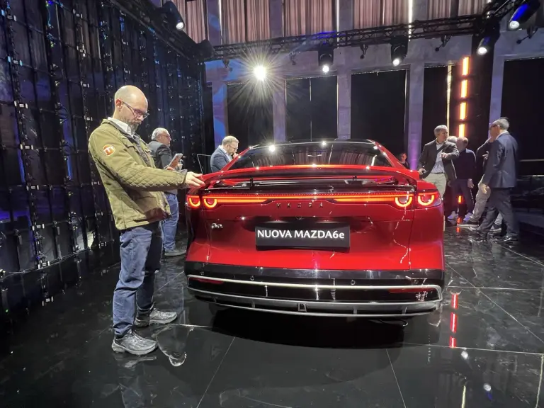 Nuova Mazda 6e - 5