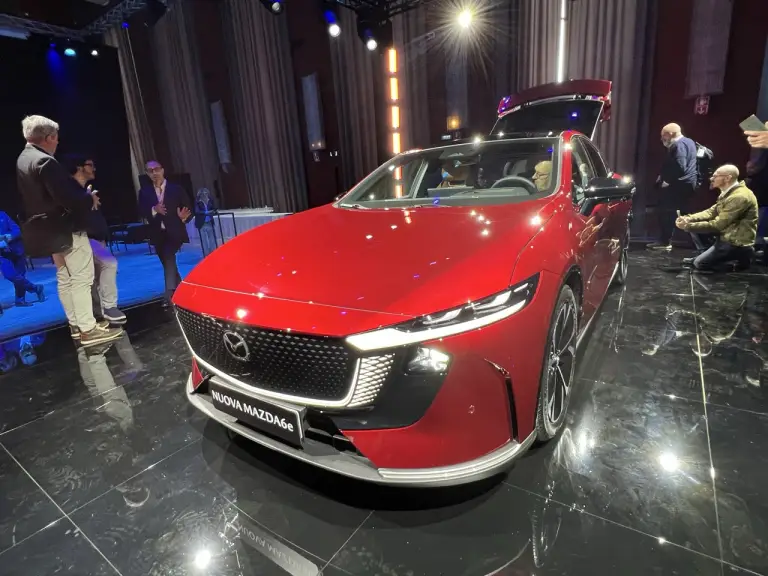 Nuova Mazda 6e - 6