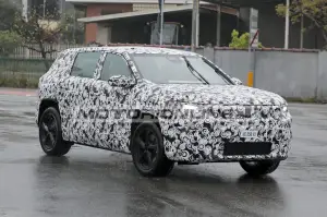 Jeep Compass - Foto spia 17-4-2025 - 4