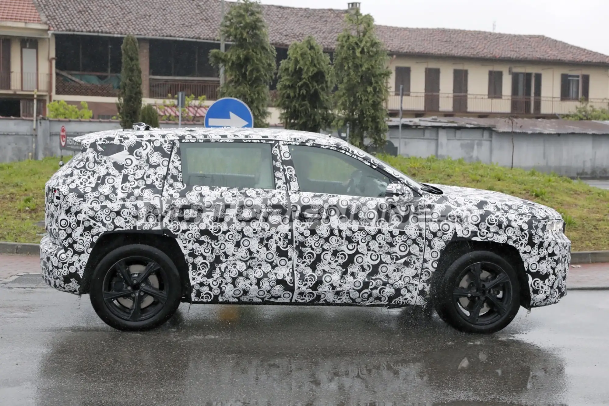 Jeep Compass - Foto spia 17-4-2025 - 1