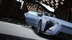 Lexus ES 2026