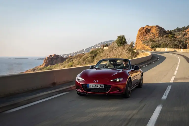 Mazda MX-5 2025 - Serie speciali Kazari e Homura - 1