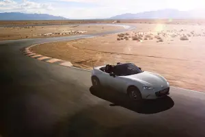 Mazda MX-5 2025 - Serie speciali Kazari e Homura