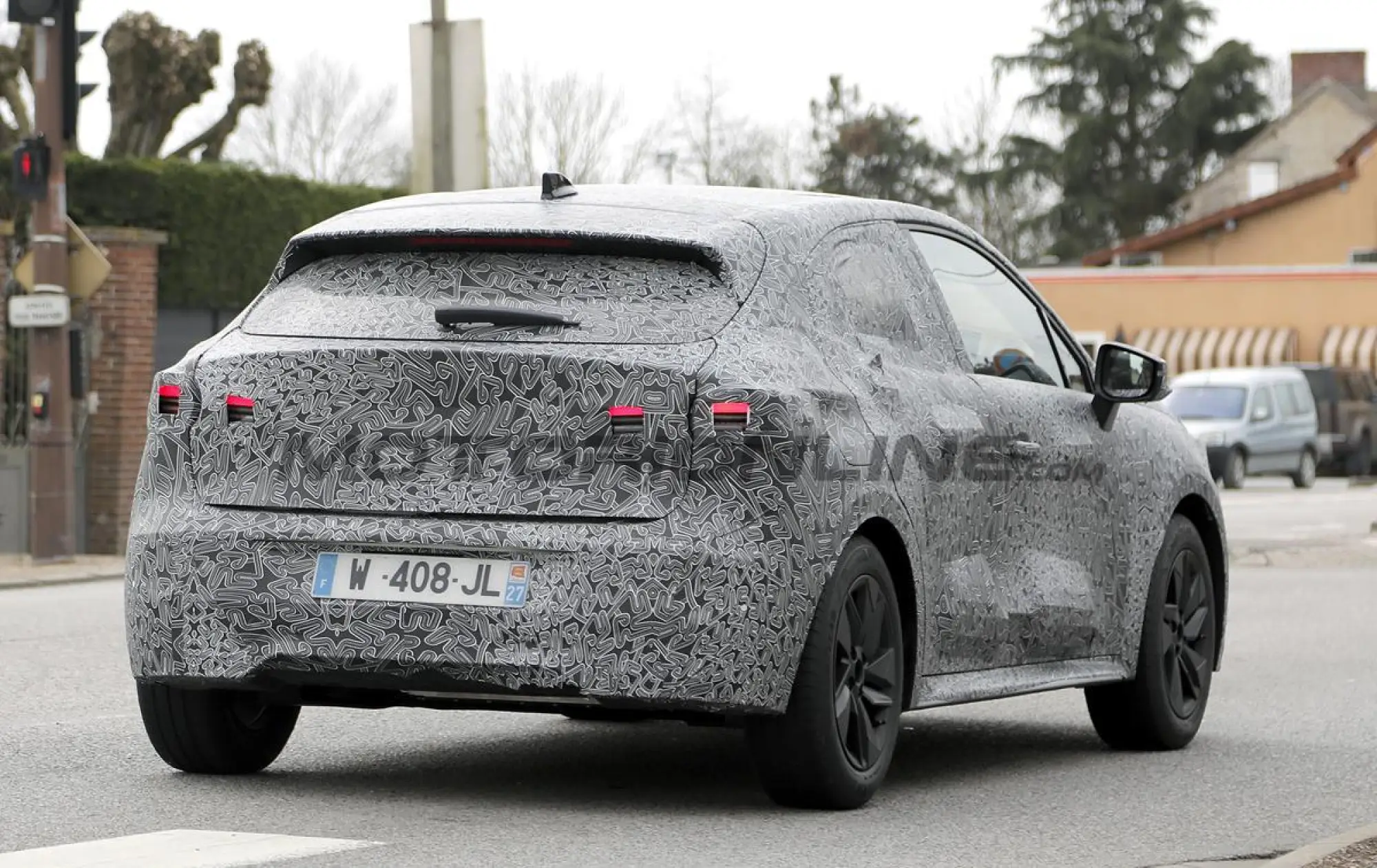 Renault Clio 2026 - Foto spia 23-04-2025 - 10