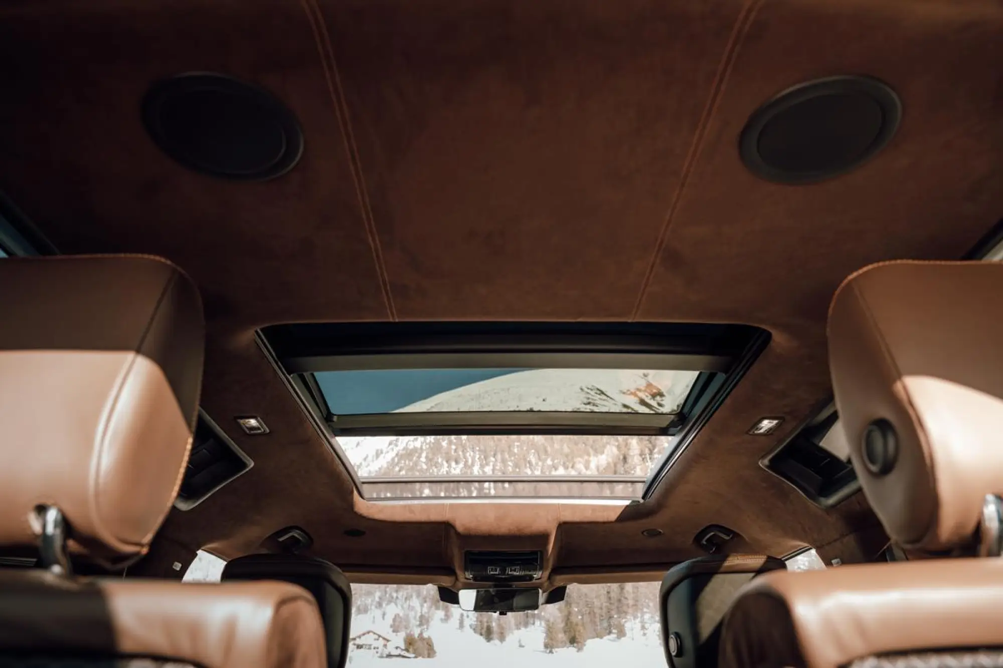 Land Rover Defender City Escape - Aznom Automotive - 16