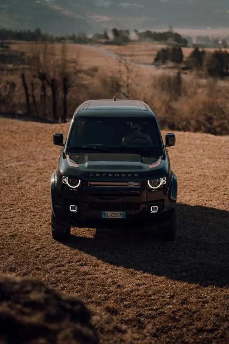 Land Rover Defender City Escape - Aznom Automotive - 1