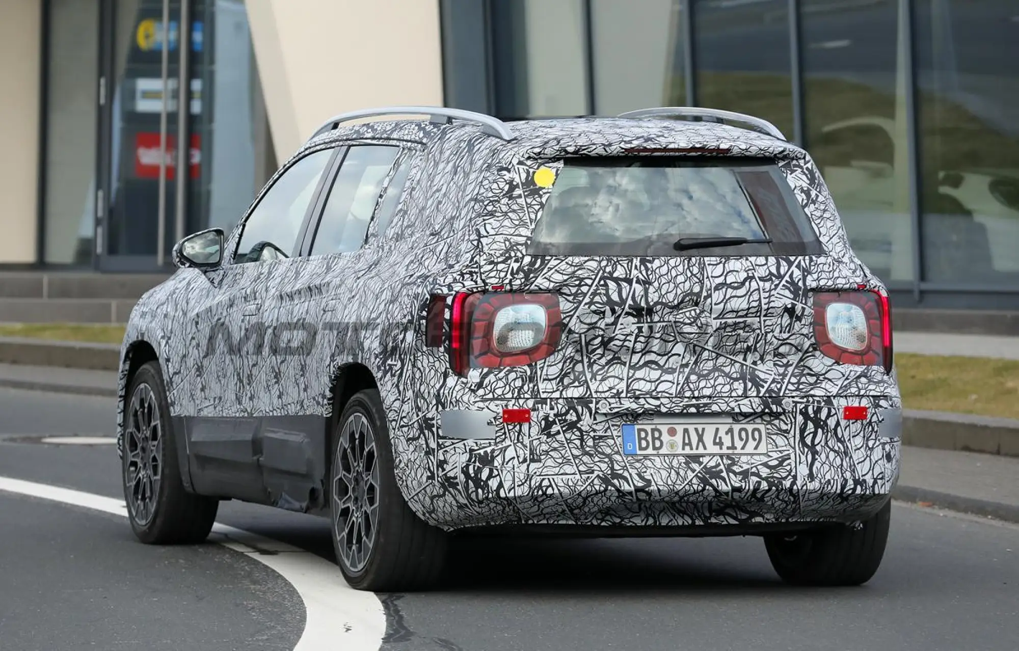 Mercedes GLB 2026 - Foto spia 25-04-2025 - 8